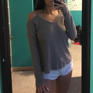 OPEN SHOULDER KNIT TOP